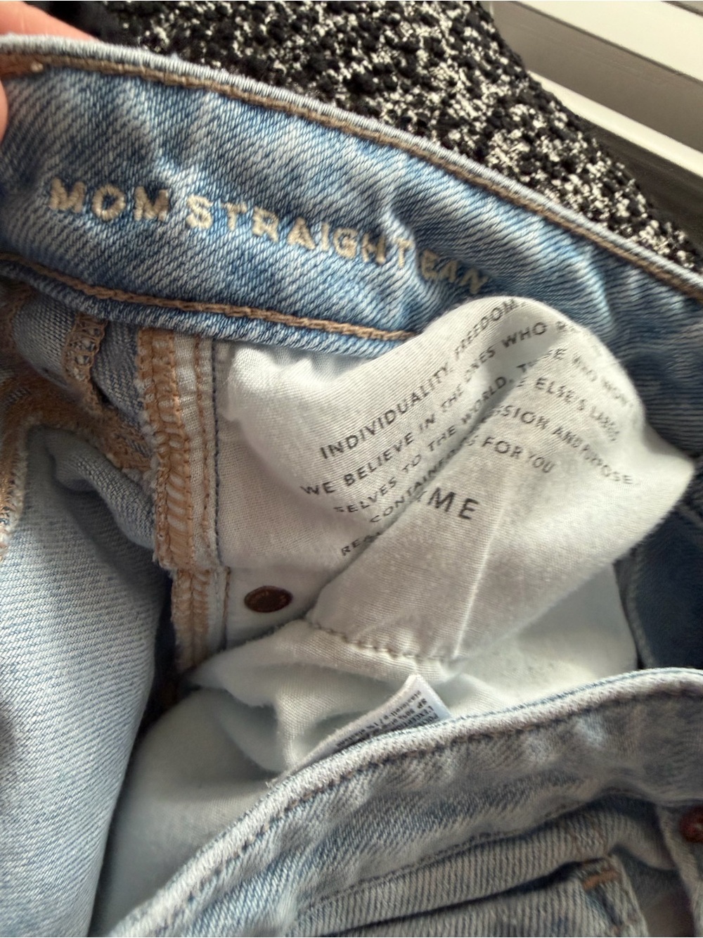 American Eagle Outfitters Light Blue Distressed Mom Straight Leg Jeans Size 4 - Picture 7 of 7
